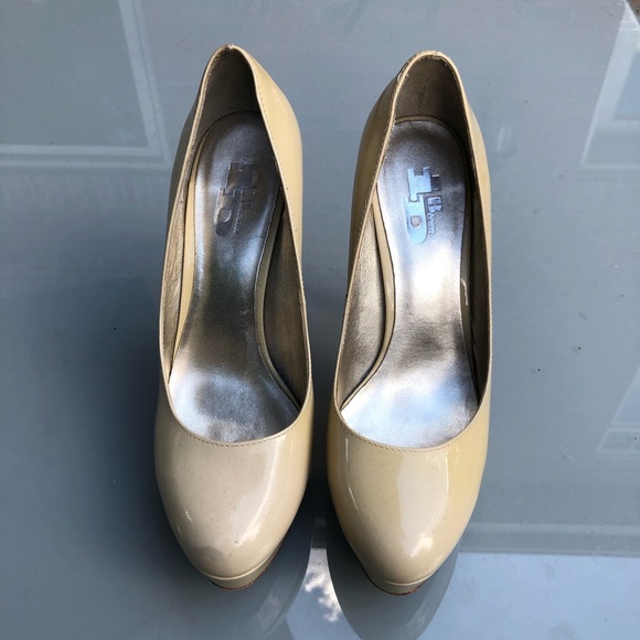 Nude Platform Pumps - Picture 2 of 3